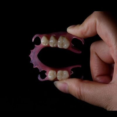 kualitas  Lightweight Flexible Valplast Partial Denture For Single Tooth pabrik